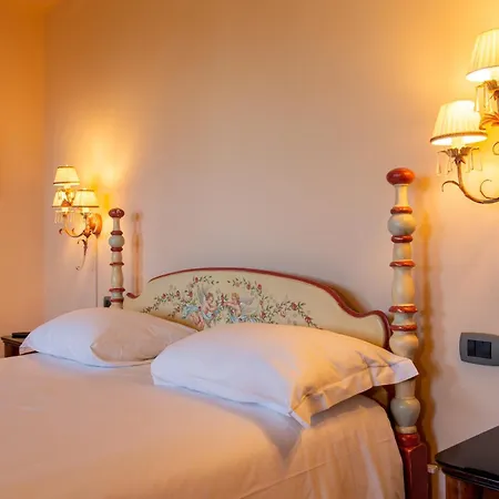 Borgo I Tre Baroni - Spa Suites & Resort Poppi Kamer foto