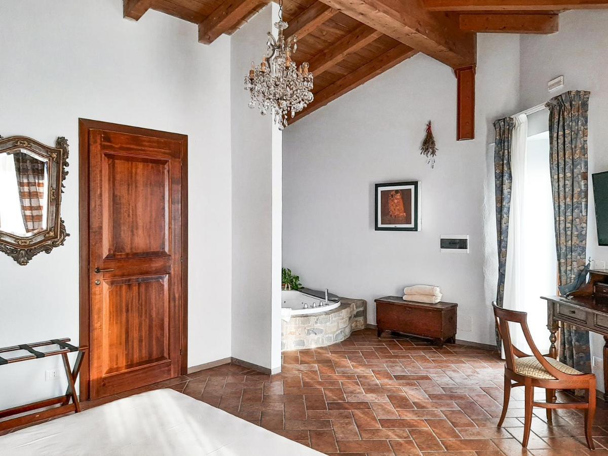 Borgo I Tre Baroni - Spa Suites & Resort Landhaus *